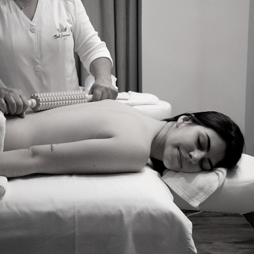 Mynd Spa and Salon Inc., formerly known as the Elizabeth Arden Red Door Spa, was founded in 1910.